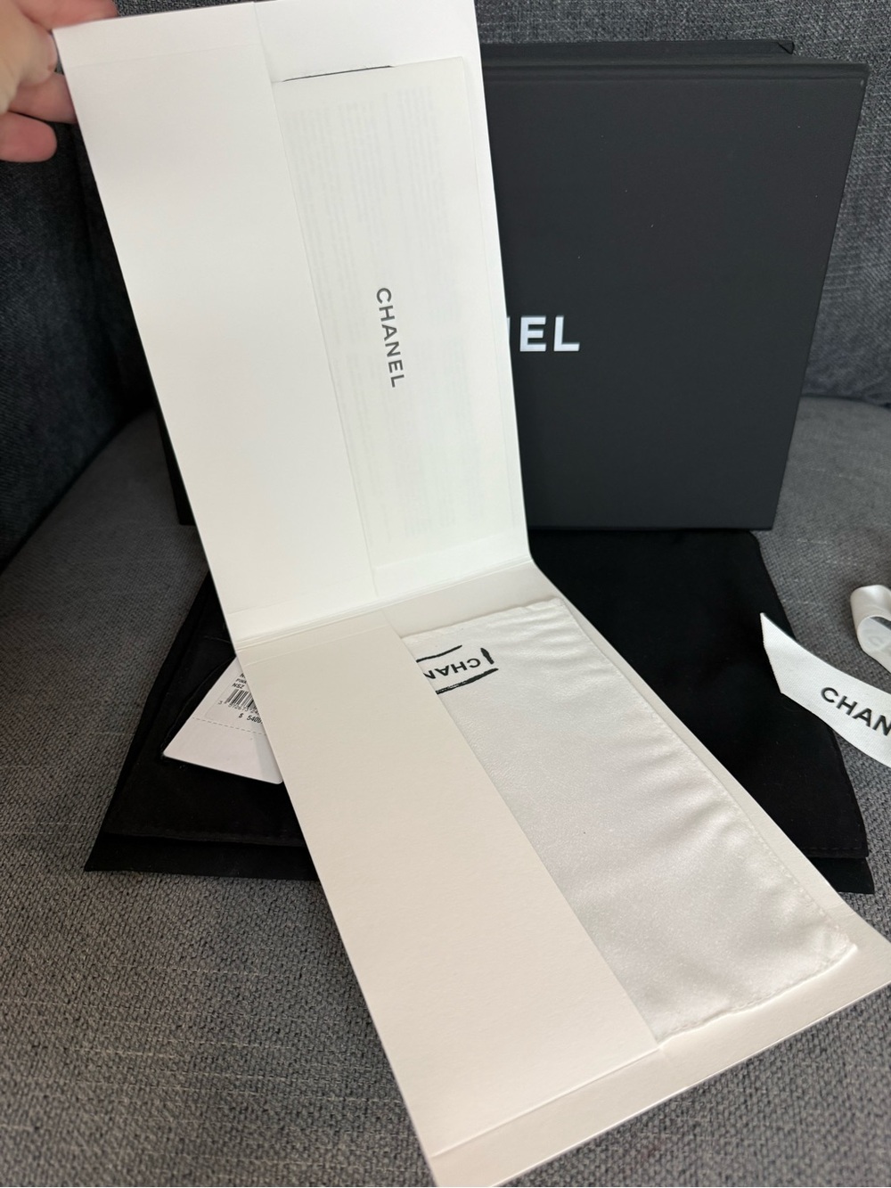 CHANEL BOX,dust bag,ribbon,camellia flower and booklet - Picture 2 of 8